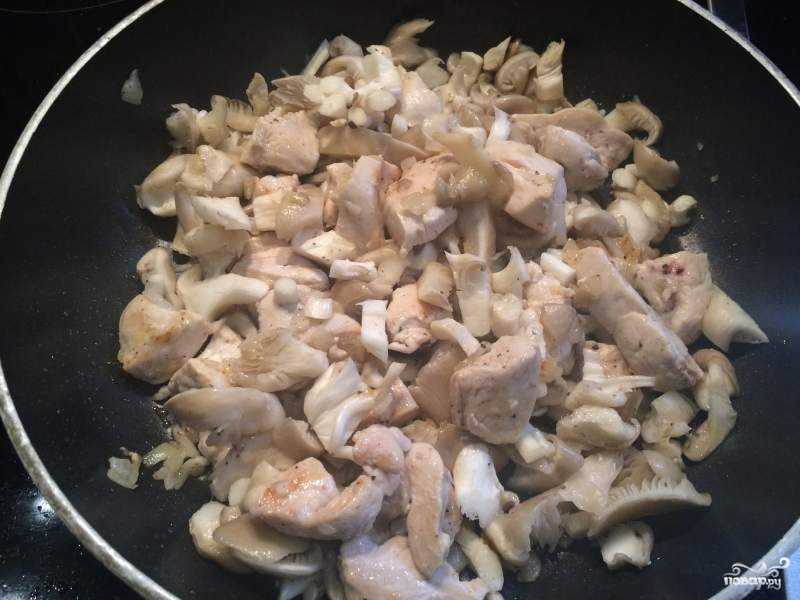 Вешенки в сметане: как вкусно приготовить грибы с луком и сметанным соусом в сковороде и духовке