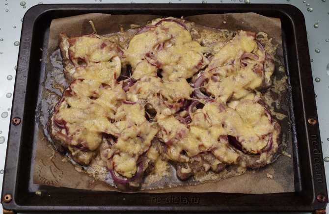 Свиная вырезка с картошкой в духовке – изумительное на вкус блюдо!