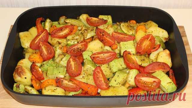 Запеченный с картофель с овощами в духовке