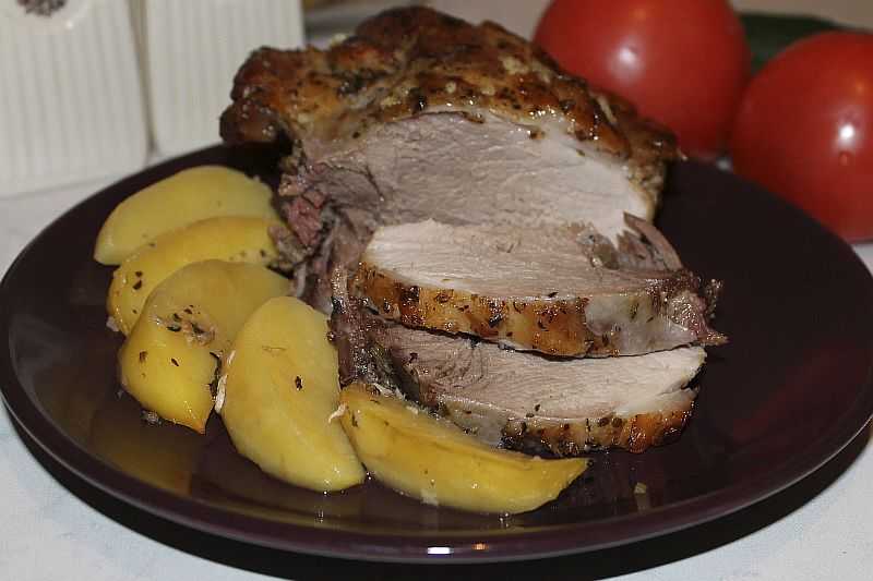 Свинина с картошкой в духовке — простые и вкусные рецепты