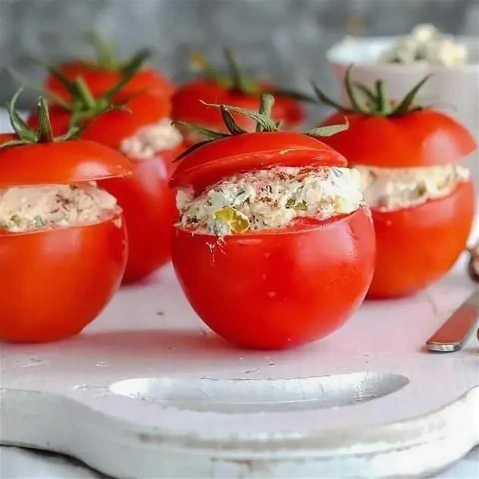 Фаршированные помидоры с сыром и чесноком - 5 пошаговых фото в рецепте