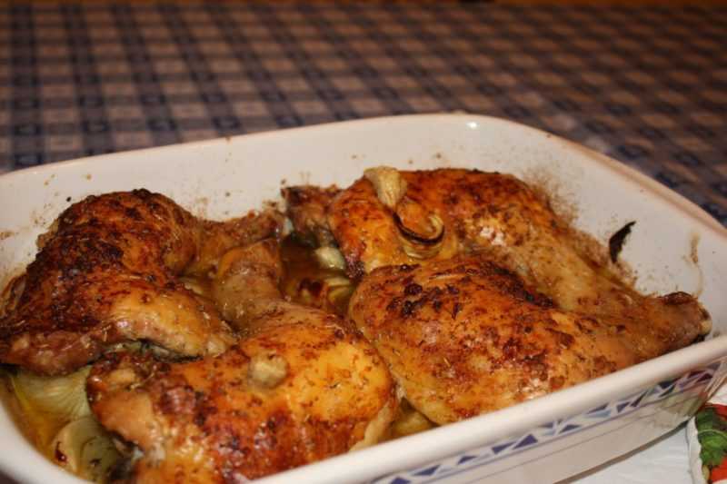 Куриные бедра запеченные в духовке с хрустящей корочкой — 10 самых вкусных рецептов