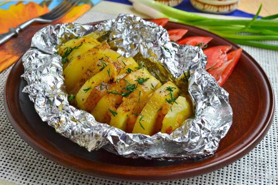 Горбуша, запеченная в духовке с картофелем