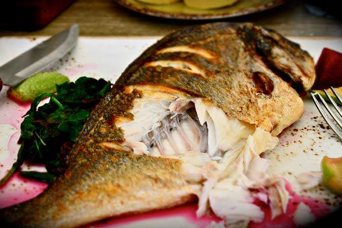 Навага в духовке: 9 вкусных рецептов запекания рыбы