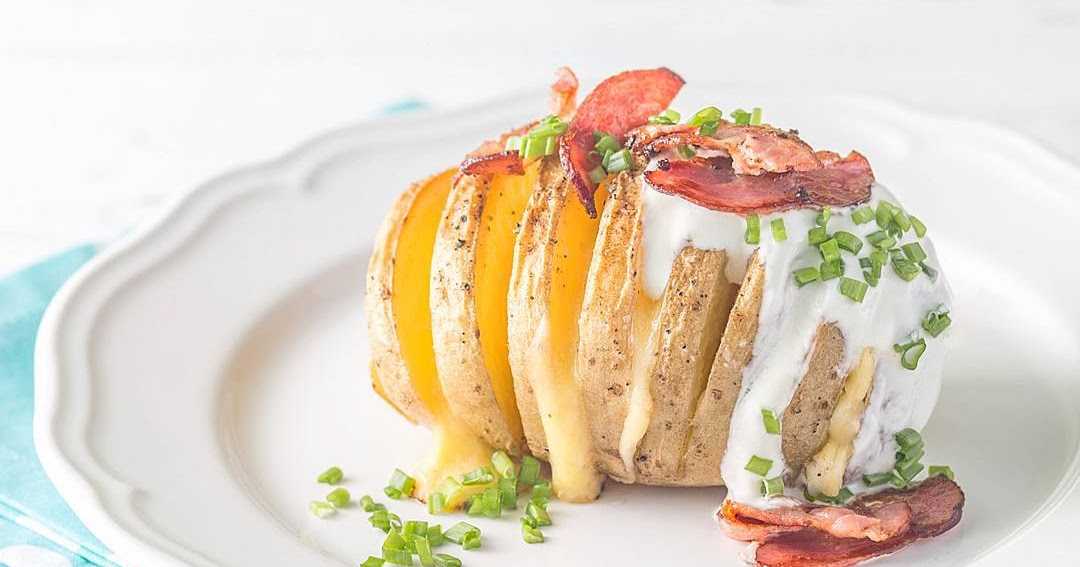 Картошка в духовке с беконом и сыром — пошаговый рецепт с фото