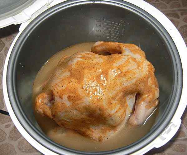 Курица целиком в мультиварке под разными соусами: рецепты с фото