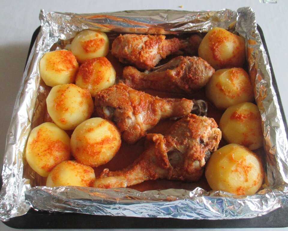 Как приготовить куриные голени с картошкой в духовке: поиск по ингредиентам, советы, отзывы, пошаговые фото, подсчет калорий, изменение порций, похожие рецепты