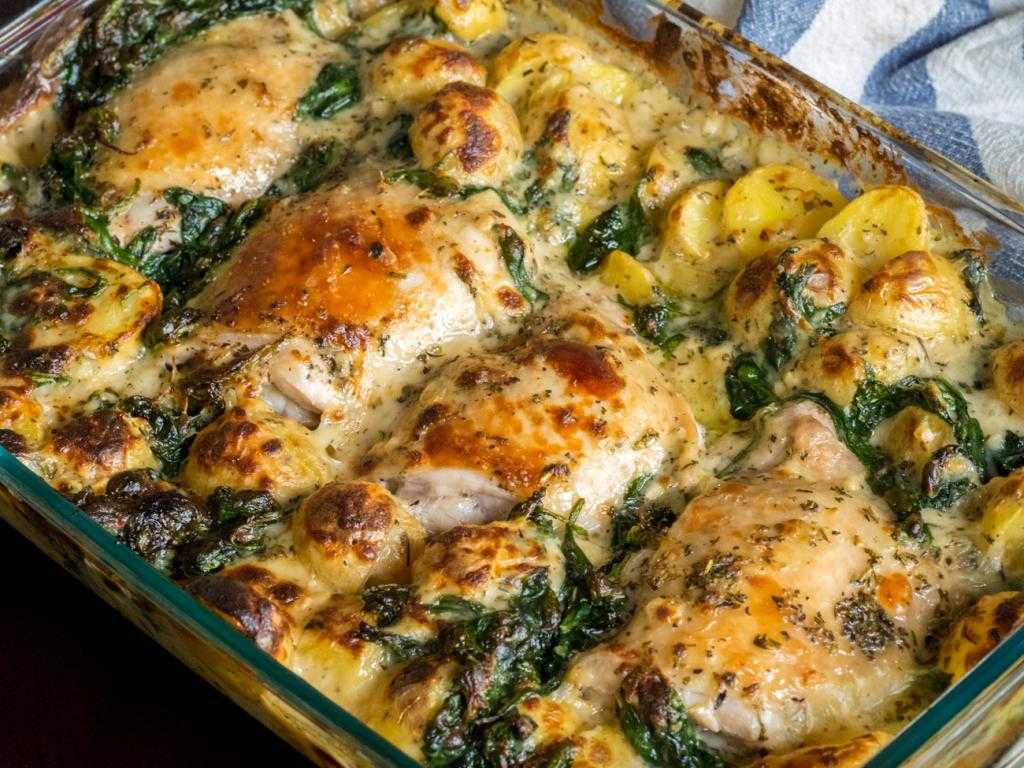 Картошка с курицей в духовке – 10 рецептов пошагово