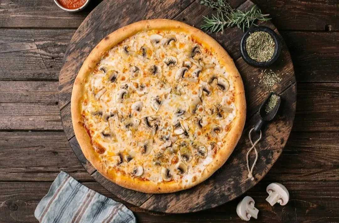 Пицца с курицей и грибами – классические и оригинальные рецепты