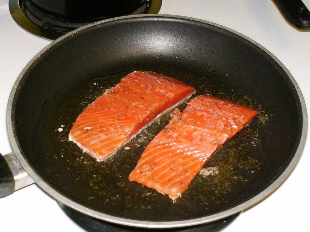 Стейк лосося в фольге в духовке