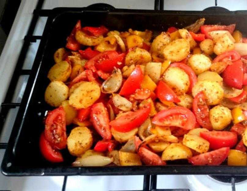 Мясо с картофелем и помидорами в духовке — пошаговый рецепт с фото