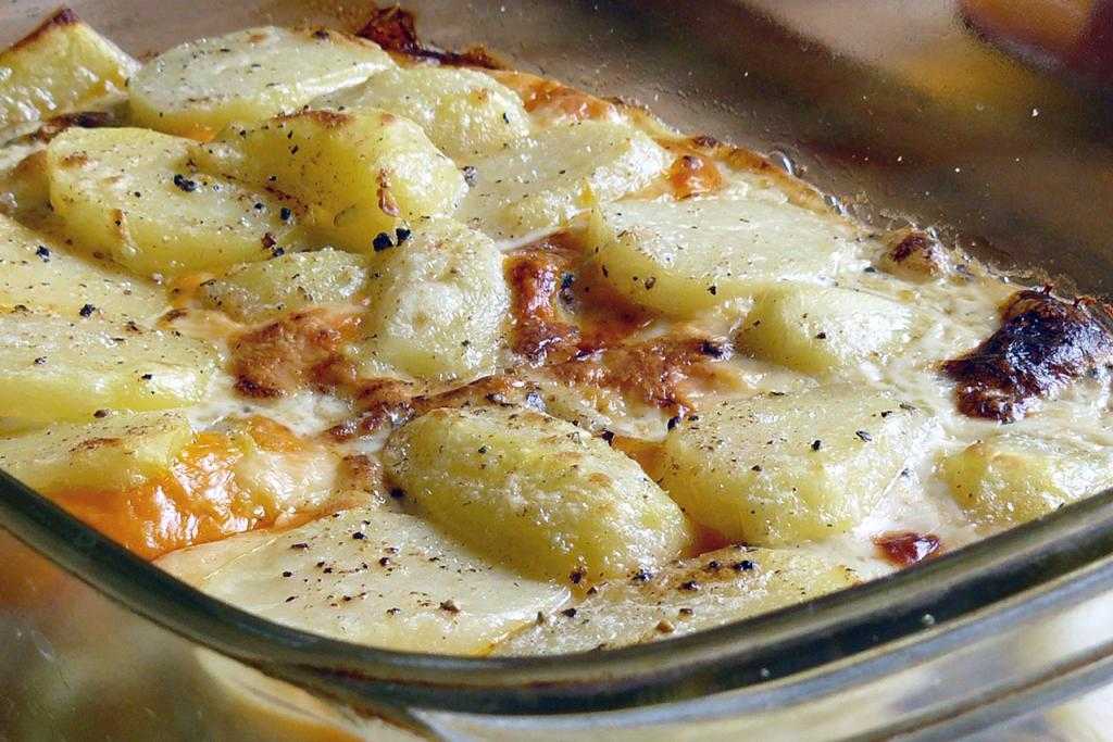 Картофель в сливочном соусе в духовке