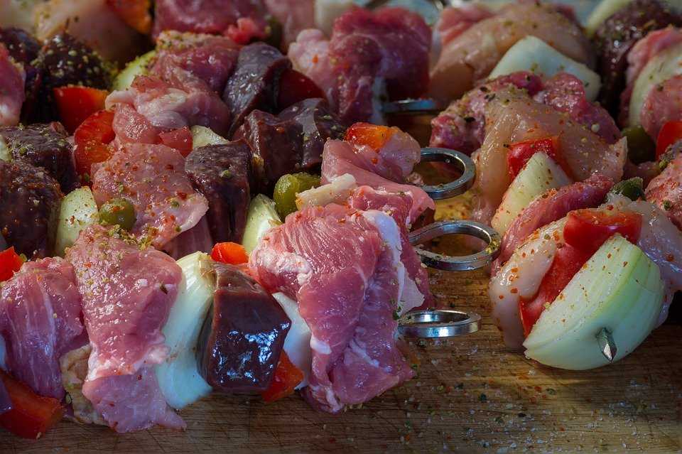 Как приготовить свинину в красном вине на сковороде нежную и сочную
