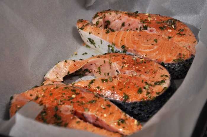 Как приготовить сочного лосося в духовке: поиск по ингредиентам, советы, отзывы, пошаговые фото, подсчет калорий, удобная печать, изменение порций, похожие рецепты