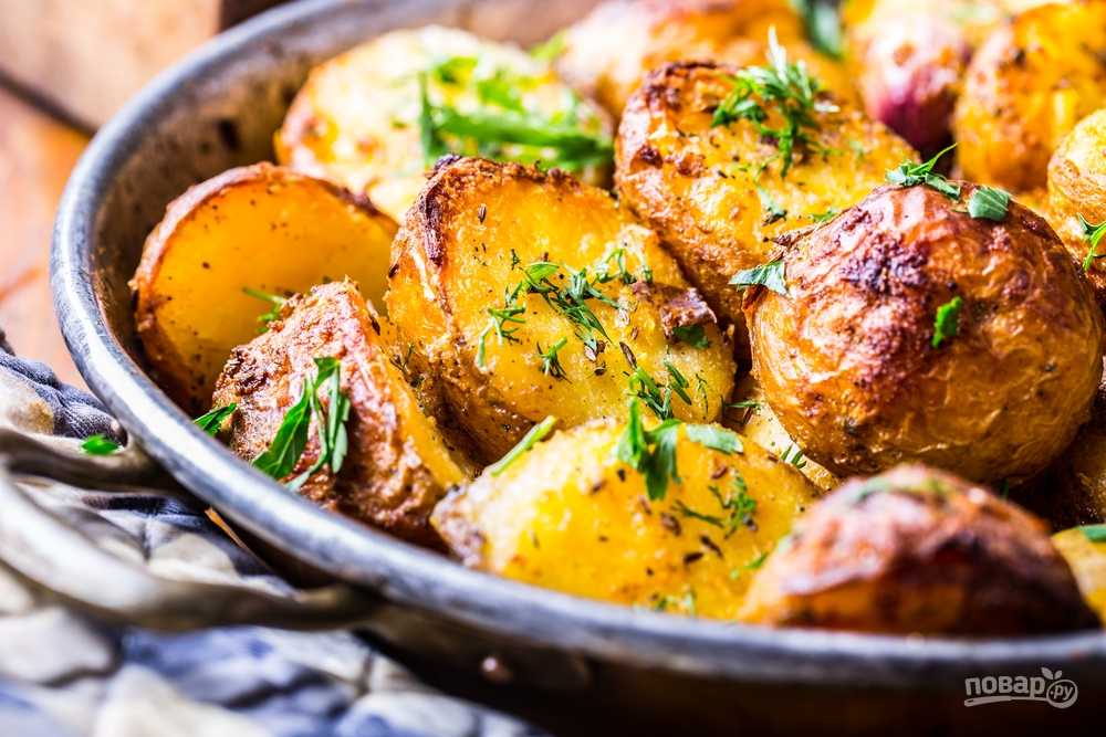 Золотистая картошка, запеченная дольками, по-деревенски в духовке — лучшие рецепты и секрет хрустящей корочки