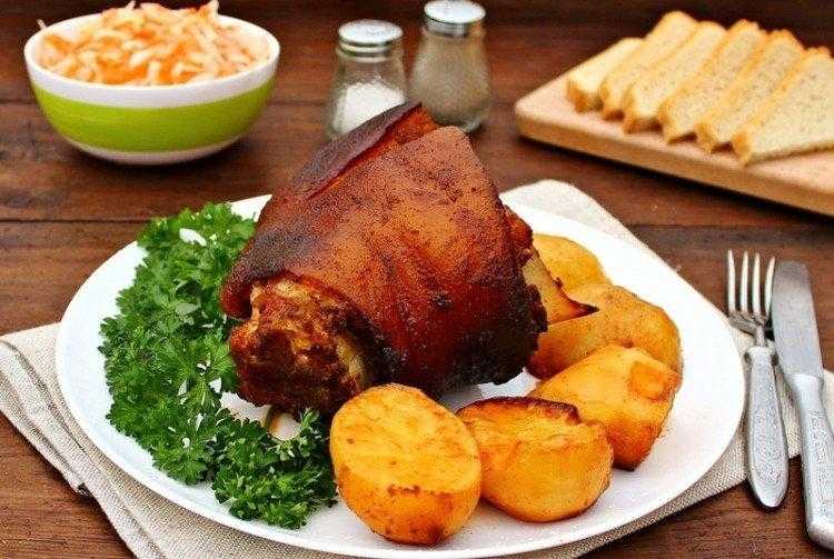 Рулька свиная запеченная в духовке: 12 рецептов сочного мяса в фольге и рукаве