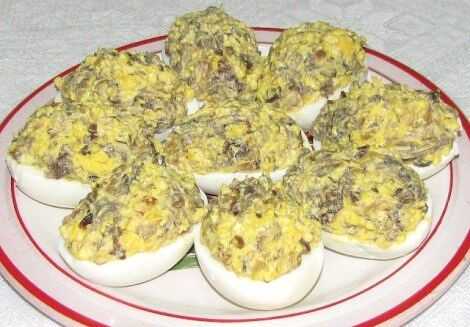 ?боровички» из яиц, фаршированных творогом и зеленью: рецепт с фото пошагово