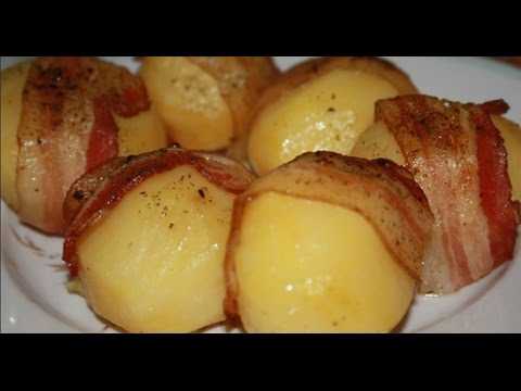 Картошка с беконом в духовке - рецепт с фото