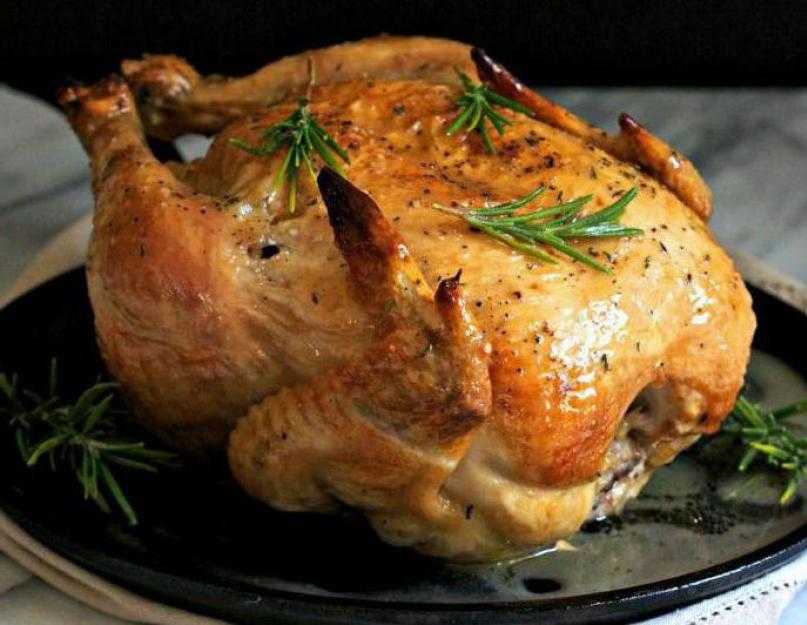 Курица с хрустящей корочкой запеченная целиком в духовке