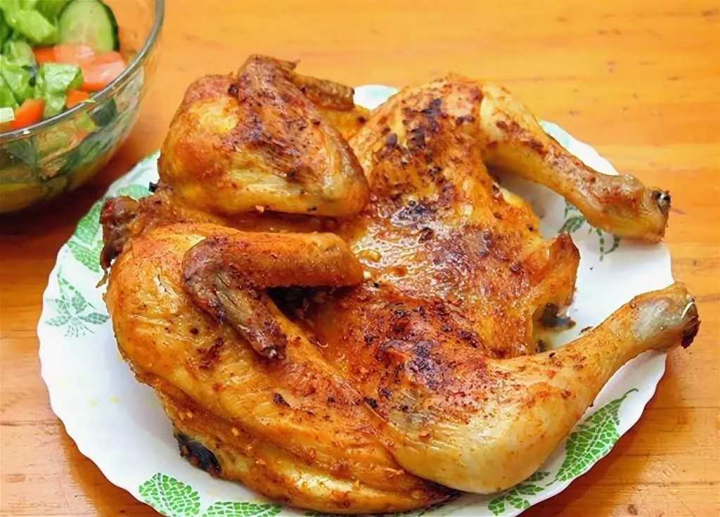 Замариновать курицу в аджике рецепт. запеченная курица в духовке с аджикой и соком лимона. курица, фаршированная яблоками в духовке