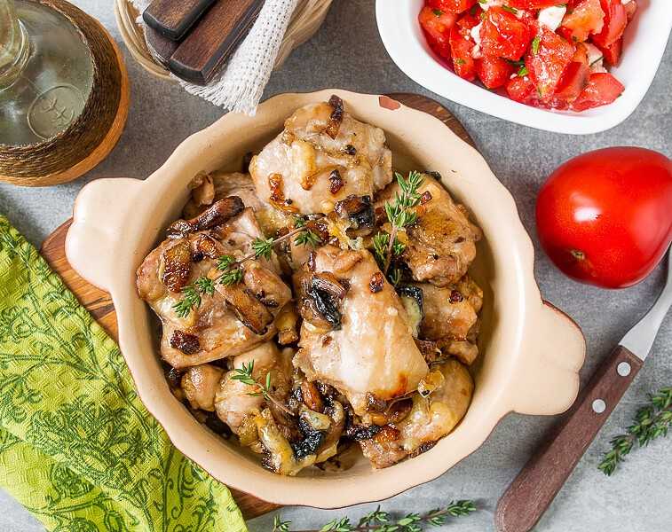 Куриная грудка с грибами сыром и помидорами в духовке рецепт с фото пошагово и видео - 1000.menu