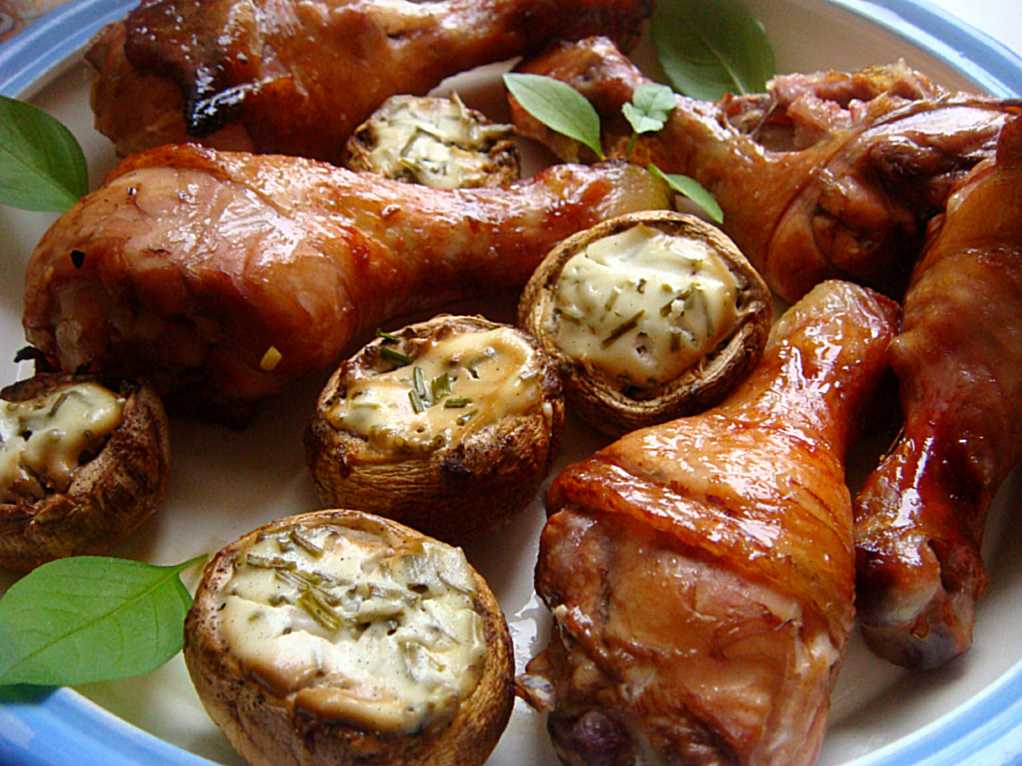 Курица с шампиньонами в сливочном соусе по-тоскански рецепт с фото пошагово и видео - 1000.menu
