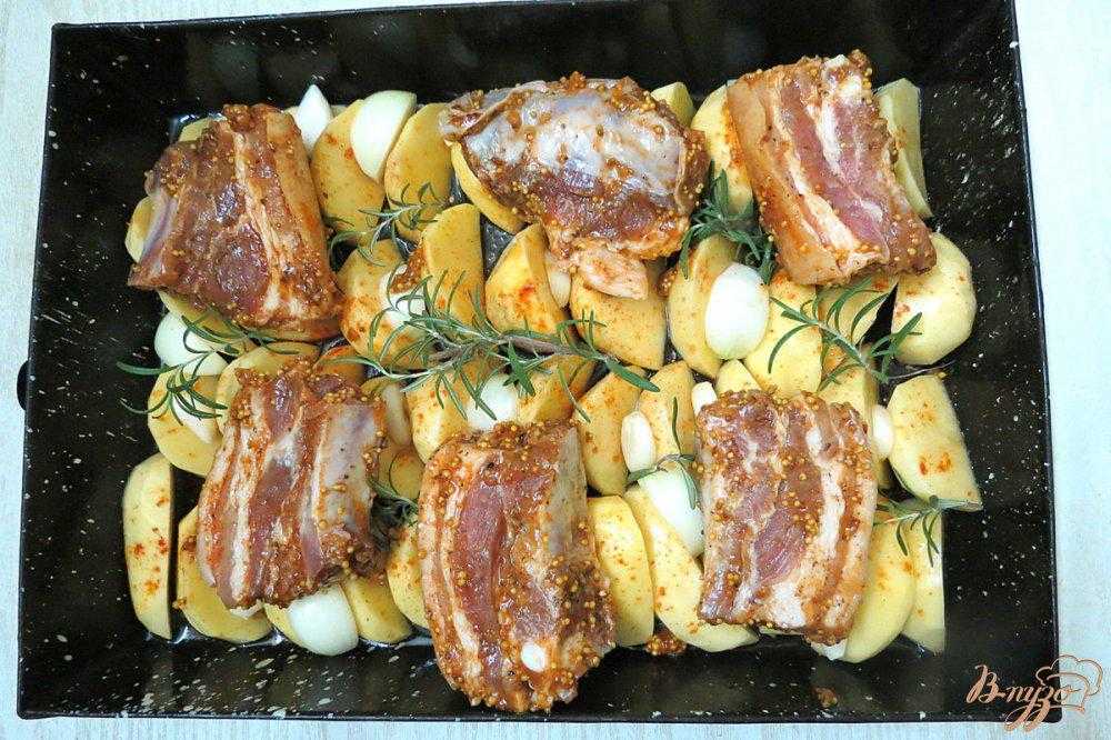 Как приготовить свиные ребрышки с картошкой и чесноком в духовке: поиск по ингредиентам, советы, отзывы, пошаговые фото, подсчет калорий, изменение порций, похожие рецепты
