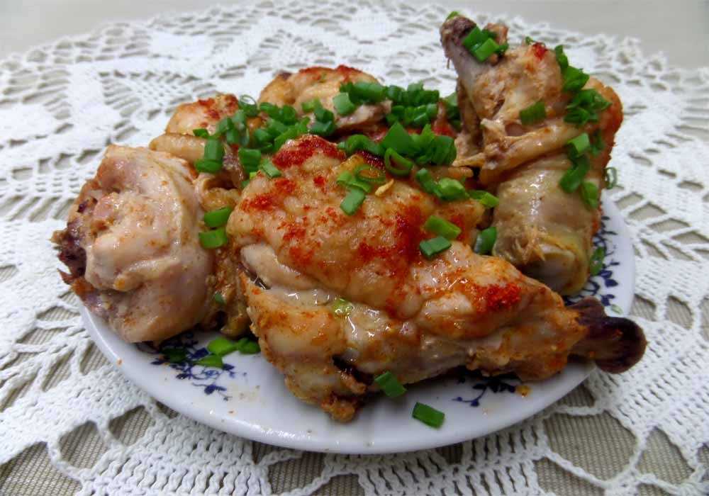 Куриные окорочка в духовке с хрустящей корочкой: 10 вкусных рецептов