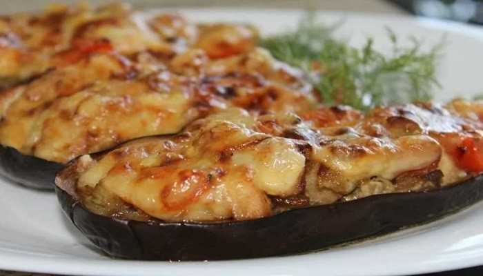 Баклажаны с помидорами сыром и чесноком в духовке кружочками рецепт с фото пошагово и видео - 1000.menu