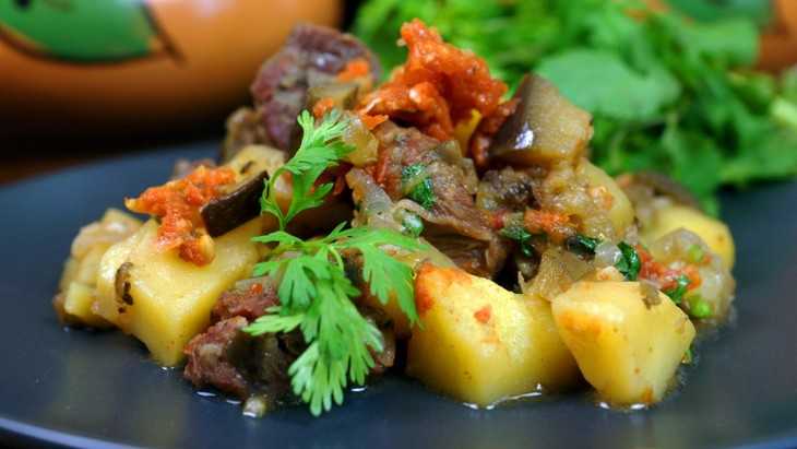 Баранья нога с картошкой в духовке: рецепт с фото пошагово. как запечь баранью ногу с картофелем в духовке?