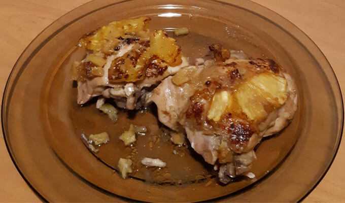 Курица с ананасами в духовке – 5 самых вкусных рецептов
