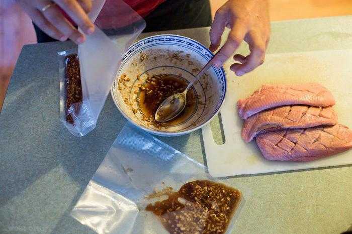 Как запечь утиные грудки в духовке, рецепт с фото пошагово