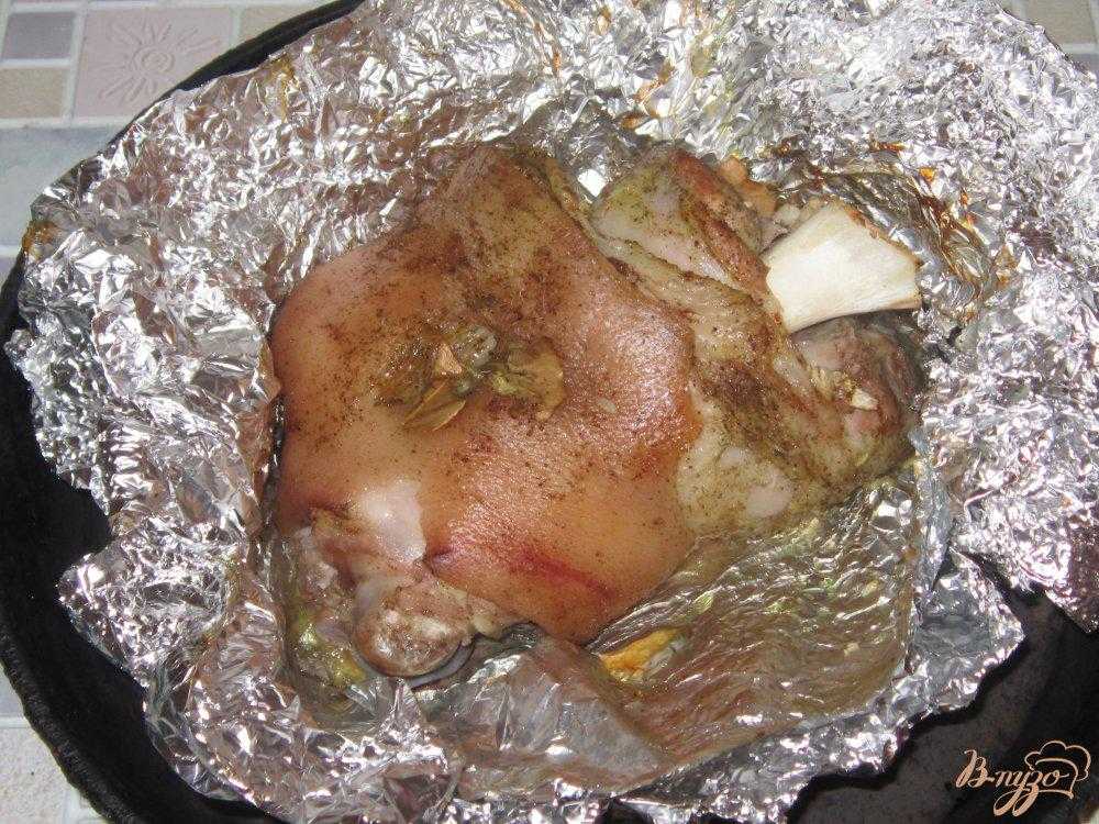 Свиная рулька запеченная в духовке — 2 вкусных рецепта