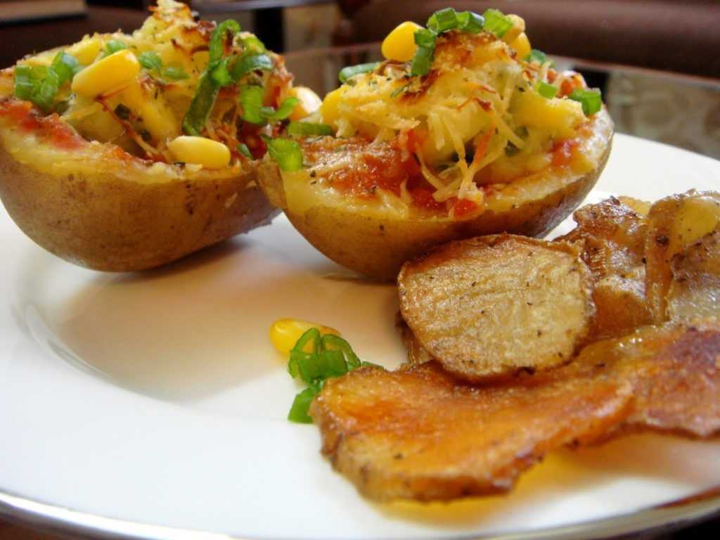 Картофель, запечённый в духовке, фаршированный грибами - пошаговый фоторецепт