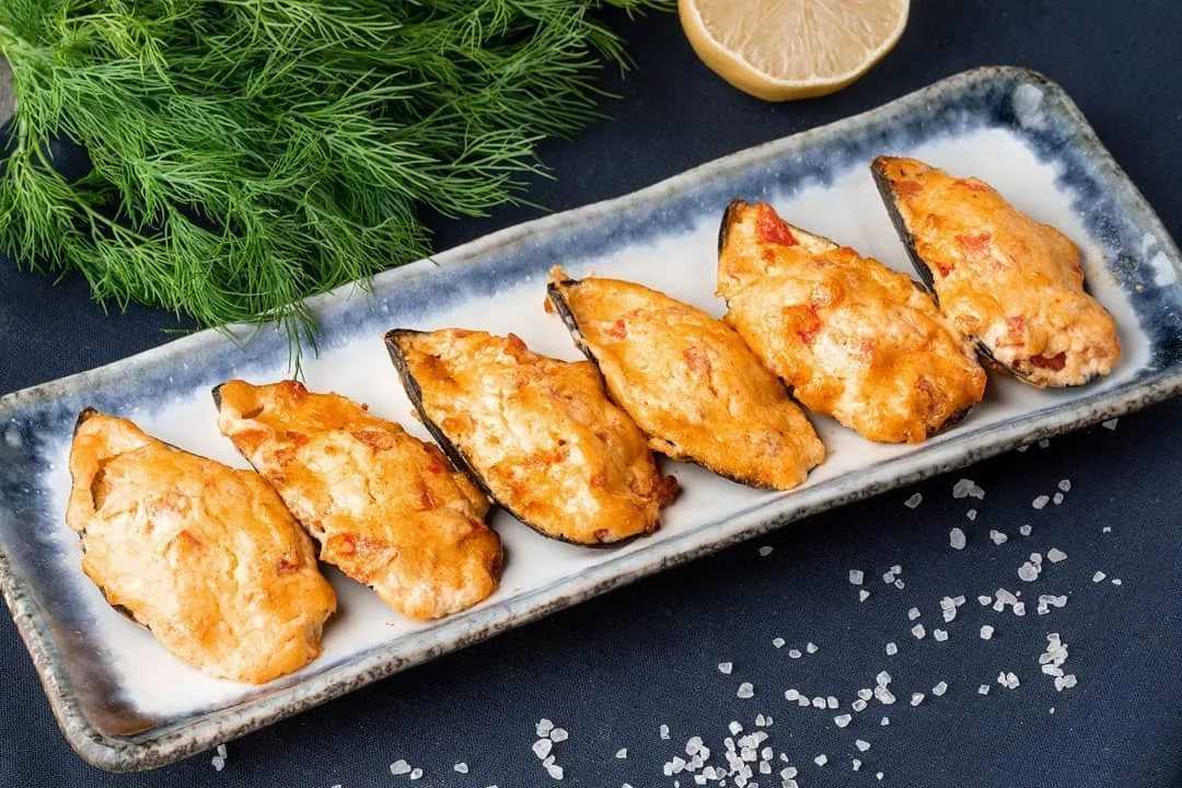 Мидии с сыром - 7 рецептов с соусами в духовке, с фото