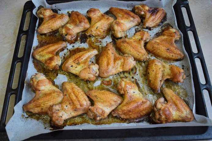 Куриные крылышки — 8 рецептов в духовке