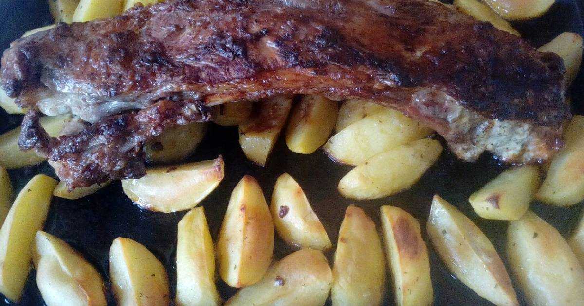 Свиные рёбрышки в духовке с картошкой. рецепты как приготовить вкусные запеченные рёбрышки