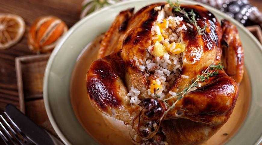 Курица целиком фаршированная черносливом с рисом и запеченная в духовке: рецепт с пошаговым фото