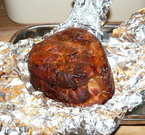 Как приготовить свиную лопатку в духовке