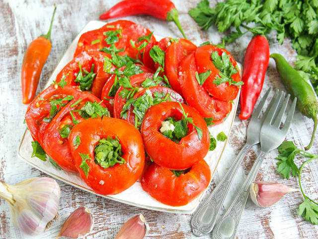 Как приготовить малосольные фаршированные помидоры: поиск по ингредиентам, советы, отзывы, пошаговые фото, подсчет калорий, удобная печать, изменение порций, похожие рецепты