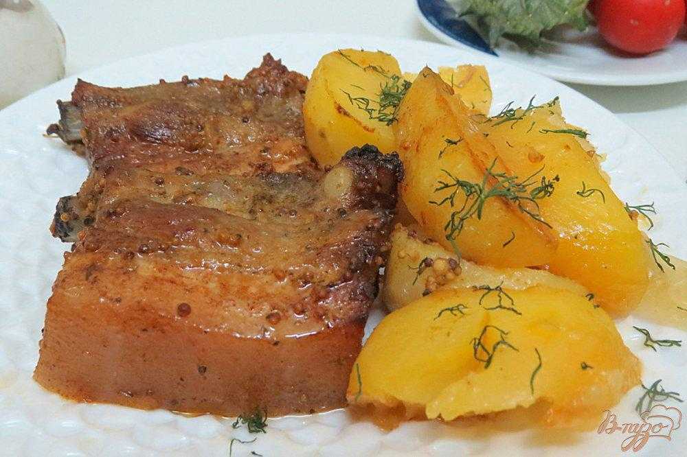 Свиные рёбрышки в духовке с картошкой. рецепты как приготовить вкусные запеченные рёбрышки
