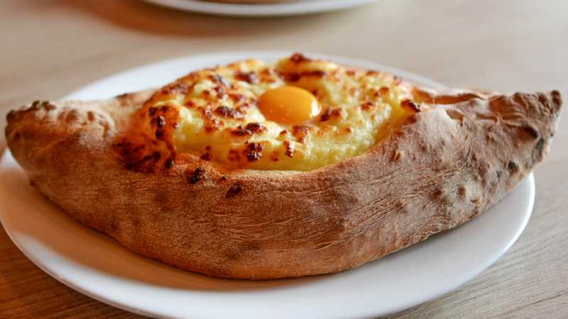 Хачапури с сыром в духовке – 8 рецептов в домашних условиях с пошаговыми фото