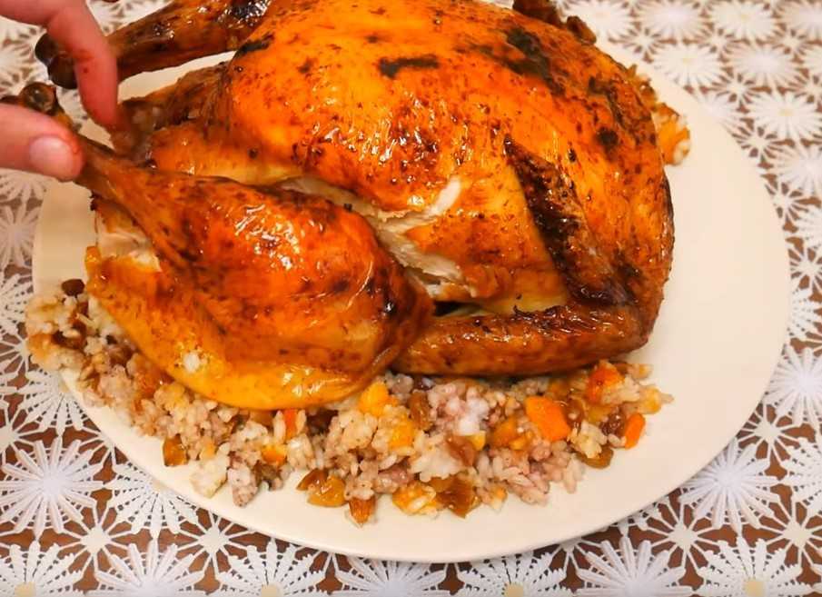 Курица целиком в духовке, фаршированная рисом с черносливом: рецепт с пошаговым фото