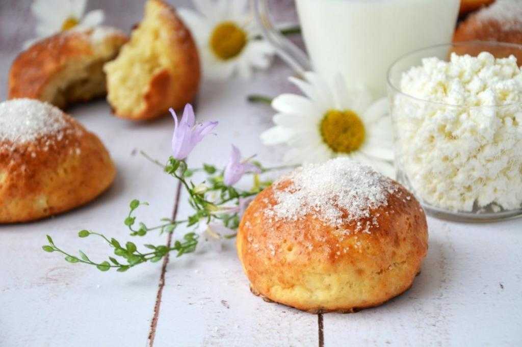 Как испечь сдобные сладкие пышные булочки – 5 простых рецептов