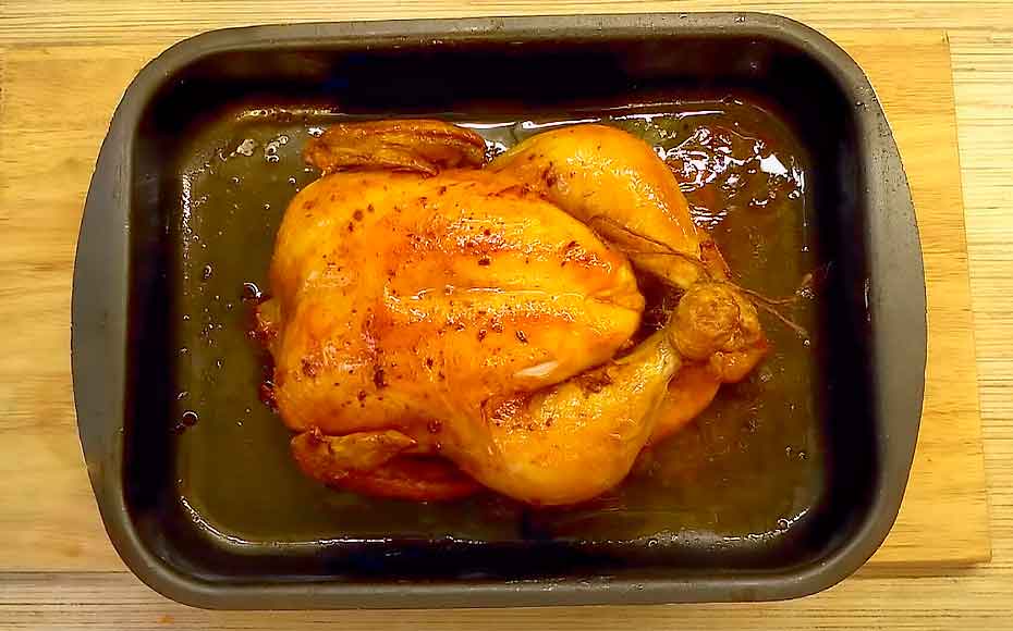 Самая вкусная курица в духовке — 5 простых рецептов приготовления