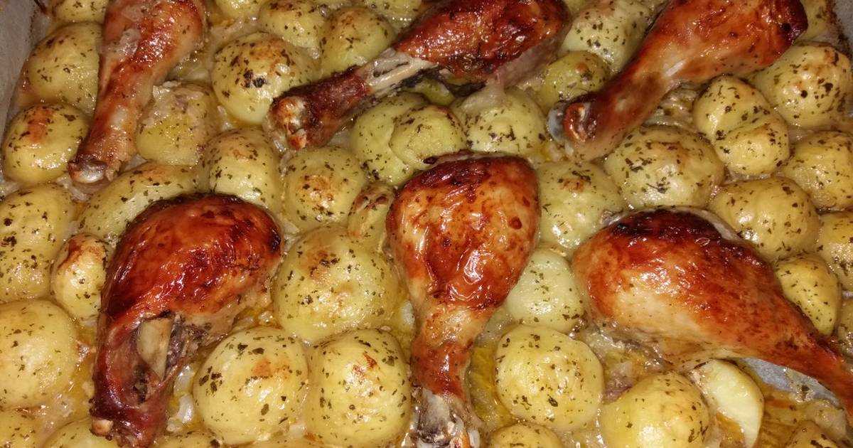 Куриные голени в духовке с картошкой
