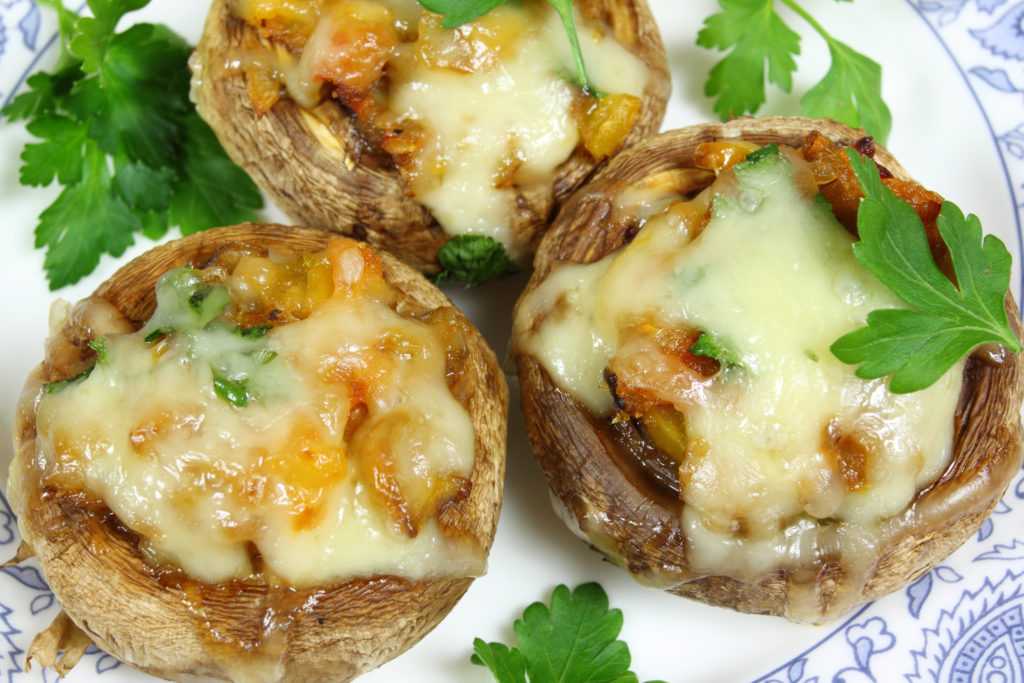 Фаршированные грибы шампиньоны в духовке с сыром (лучшие рецепты шампиньонов с начинкой)