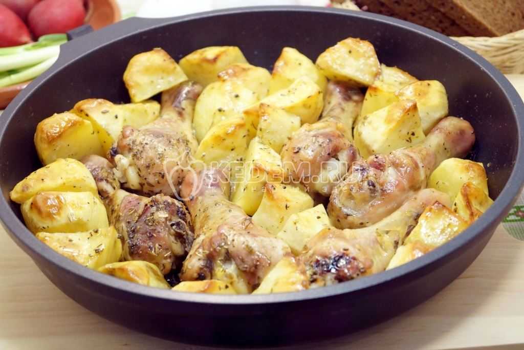Куриные ножки с картошкой в духовке - 14 рецептов приготовления пошагово - 1000.menu