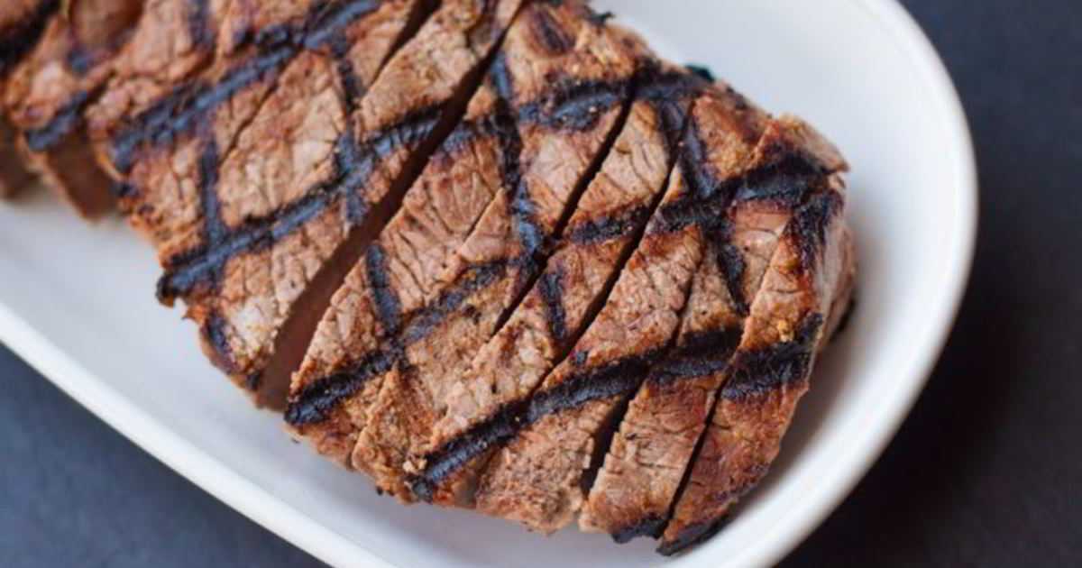 Как приготовить стейк из говядины на гриле?