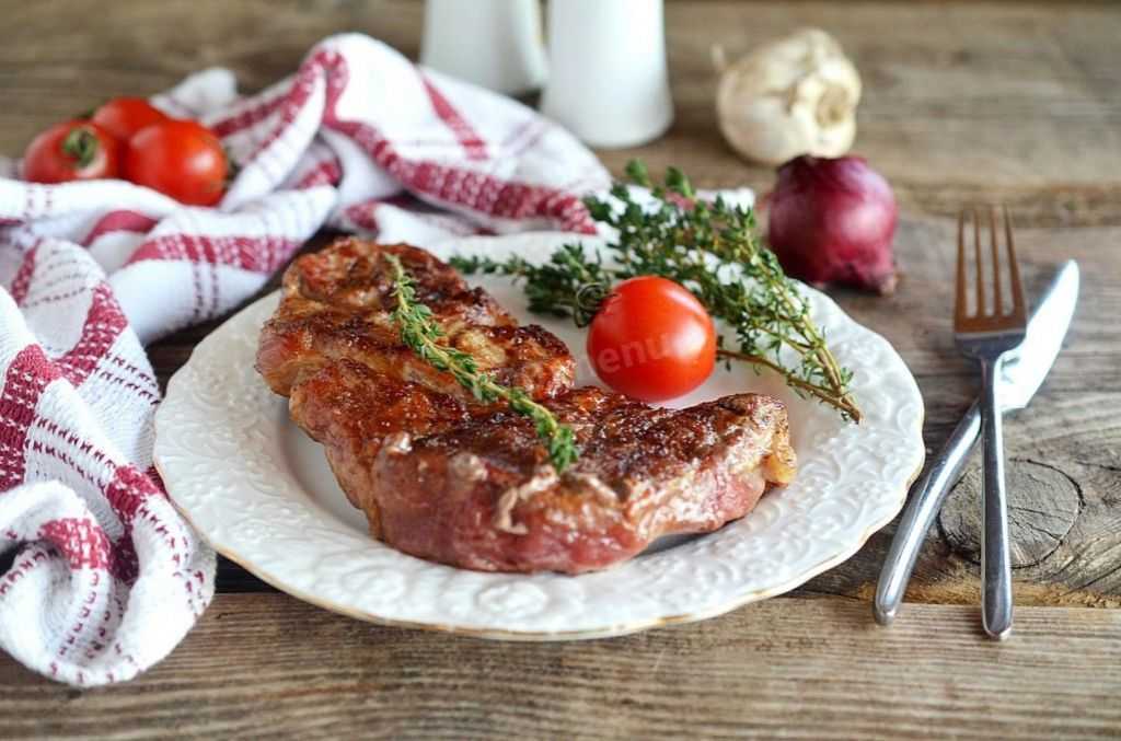Стейк из говядины на гриле (11 фото): рецепт приготовления мяса на электрогриле. как сделать говяжий стейк пошагово в домашних условиях?